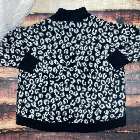RELISTED Cabana by Crown & Ivy Leopard Animal Print Mock Neck Tunic Sweater - Picture 9 of 10